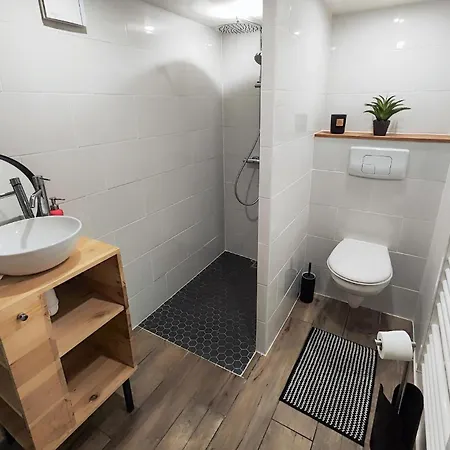 Beautiful In With Wifi Apartment
